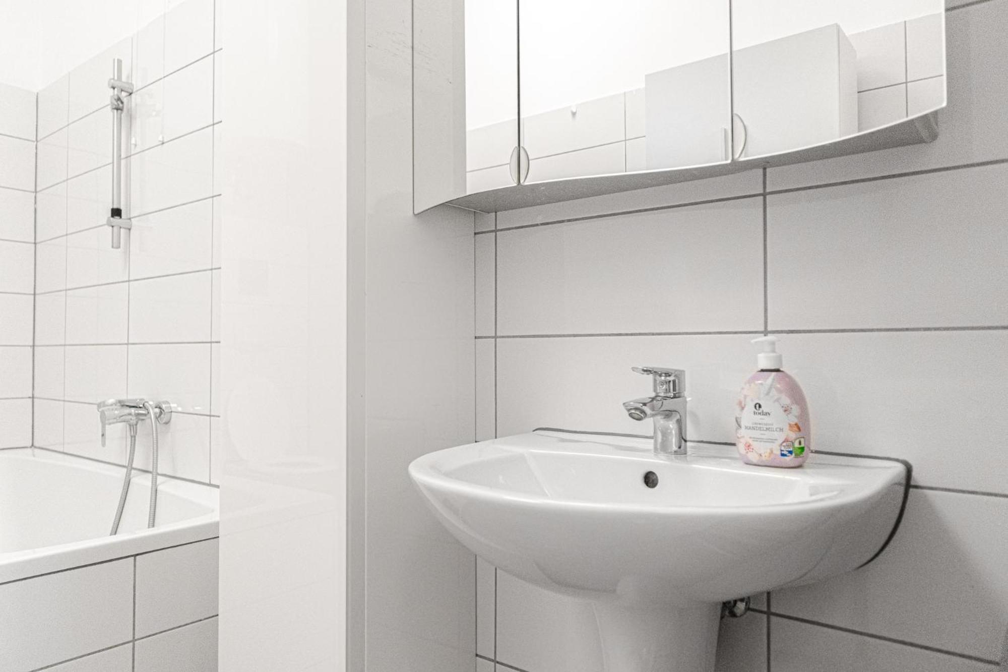 Lovely 2Br Shared Apartment, Enkplatz U3, 15Min To Center Wien Ngoại thất bức ảnh